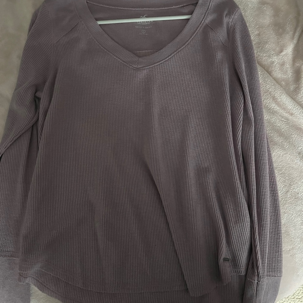 Hollister v neck
